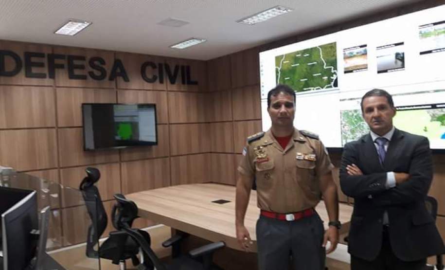 Coordenador Estadual de Proteção e Defesa Civil do Espírito Santo visita a CEPDEC do Paraná Coordenador Estadual de Proteção e Defesa Civil do Espírito Santo visita a CEPDEC do Paraná