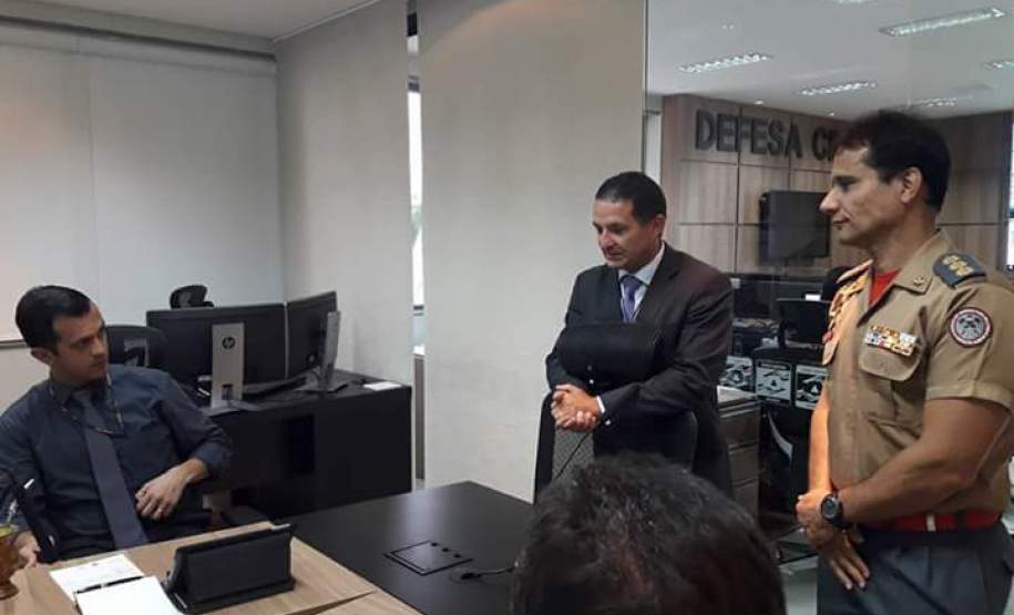 Coordenador Estadual de Proteção e Defesa Civil do Espírito Santo visita a CEPDEC do Paraná Coordenador Estadual de Proteção e Defesa Civil do Espírito Santo visita a CEPDEC do Paraná