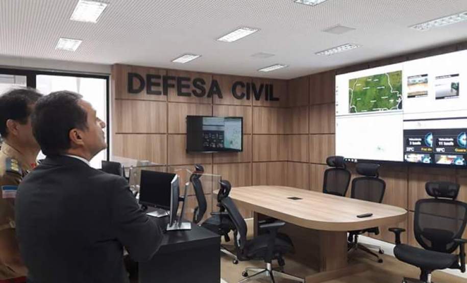 Coordenador Estadual de Proteção e Defesa Civil do Espírito Santo visita a CEPDEC do Paraná Coordenador Estadual de Proteção e Defesa Civil do Espírito Santo visita a CEPDEC do Paraná