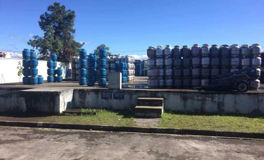 Operação de vistorias fiscais em revendas de gás de cozinha em Paranaguá Operação de vistorias fiscais em revendas de gás de cozinha em Paranaguá