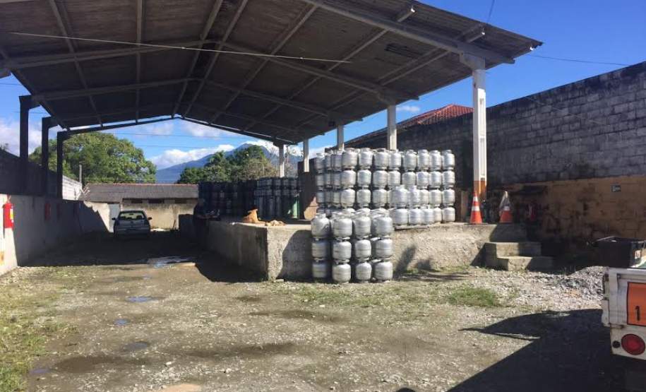 Operação de vistorias fiscais em revendas de gás de cozinha em Paranaguá Operação de vistorias fiscais em revendas de gás de cozinha em Paranaguá