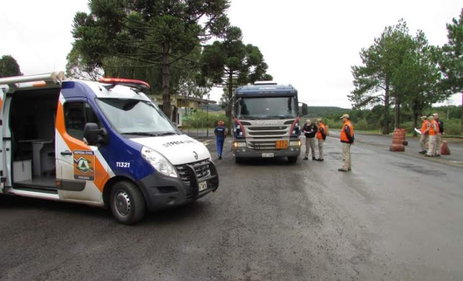 11ª CORPDEC realiza Fiscalização de Transporte de Produtos Perigosos em Palmas – PR. 11ª CORPDEC realiza Fiscalização de Transporte de Produtos Perigosos em Palmas – PR.