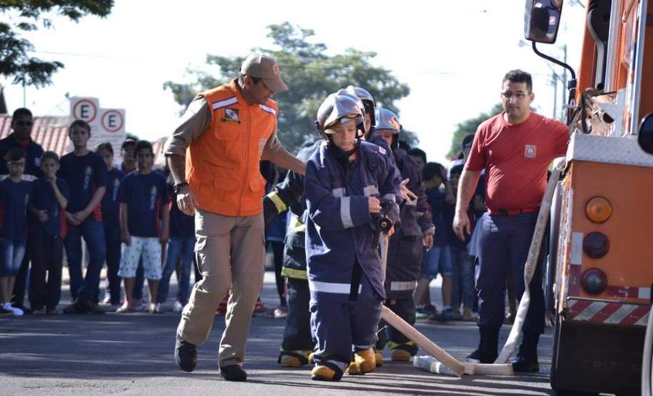 3ª Coordenadoria Regional de Proteção e Defesa Civil, realiza á segunda Gincana Cultural do Bombeiro Comunitário /Defesa Civil 3ª Coordenadoria Regional de Proteção e Defesa Civil, realiza á segunda Gincana Cultural do Bombeiro Comunitário /Defesa Civil
