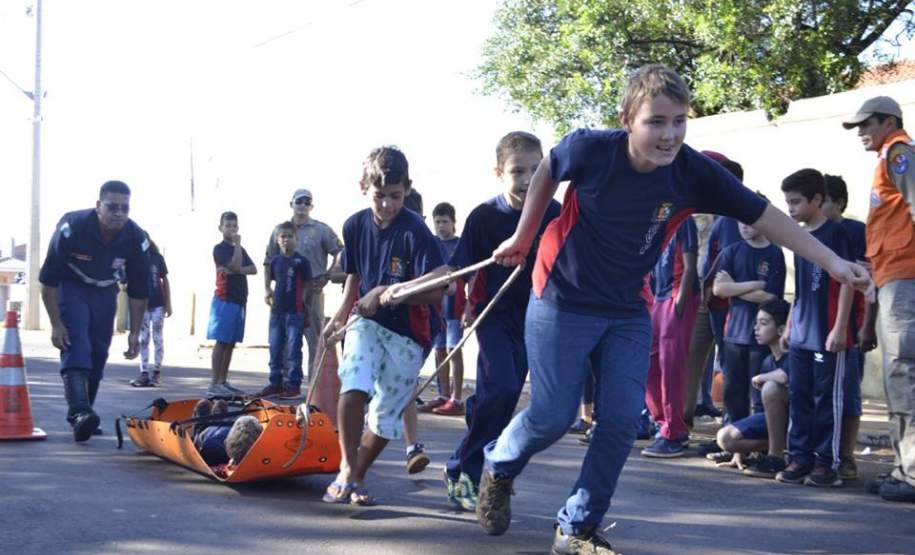 3ª Coordenadoria Regional de Proteção e Defesa Civil, realiza á segunda Gincana Cultural do Bombeiro Comunitário /Defesa Civil 3ª Coordenadoria Regional de Proteção e Defesa Civil, realiza á segunda Gincana Cultural do Bombeiro Comunitário /Defesa Civil
