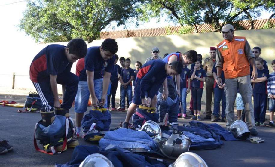 3ª Coordenadoria Regional de Proteção e Defesa Civil, realiza á segunda Gincana Cultural do Bombeiro Comunitário /Defesa Civil 3ª Coordenadoria Regional de Proteção e Defesa Civil, realiza á segunda Gincana Cultural do Bombeiro Comunitário /Defesa Civil