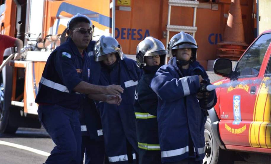 3ª Coordenadoria Regional de Proteção e Defesa Civil, realiza á segunda Gincana Cultural do Bombeiro Comunitário /Defesa Civil 3ª Coordenadoria Regional de Proteção e Defesa Civil, realiza á segunda Gincana Cultural do Bombeiro Comunitário /Defesa Civil