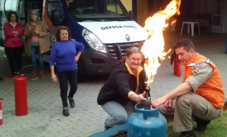 APAE do município de Vitorino recebe treinamento da 11ª Coordenadoria Regional de Proteção e Defesa Civil APAE do município de Vitorino recebe treinamento da 11ª Coordenadoria Regional de Proteção e Defesa Civil