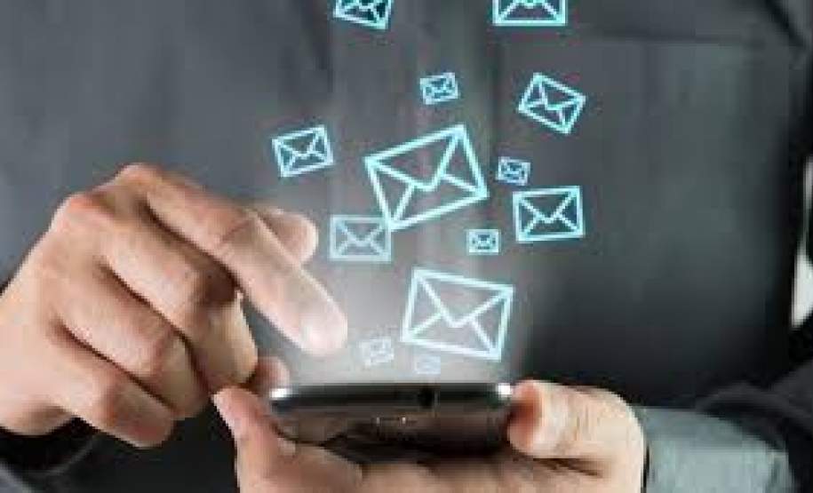 Cadastrados começam a receber alertas pelo celular através de SMS. Cadastrados começam a receber alertas pelo celular através de SMS.