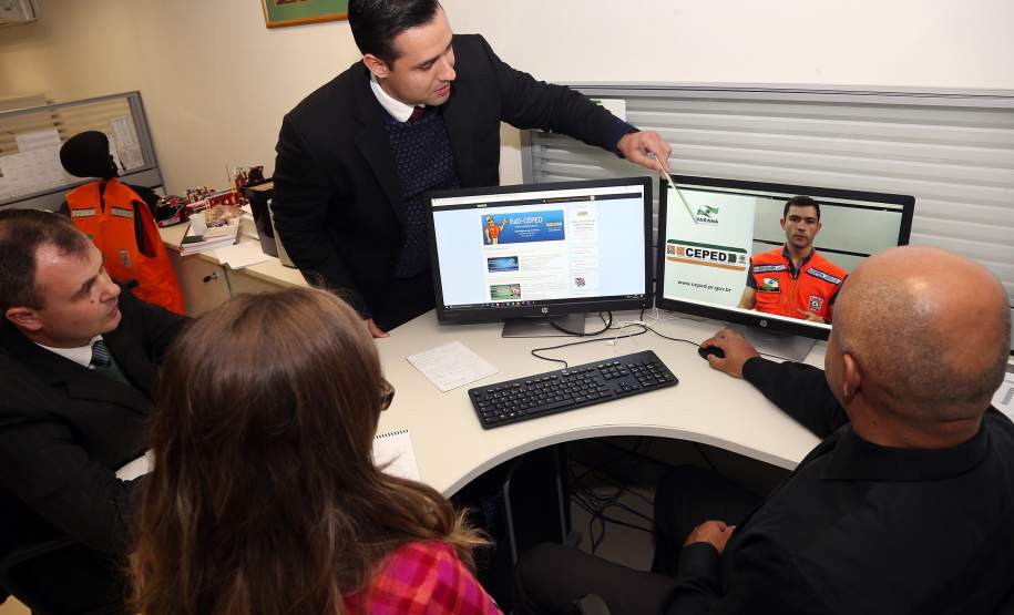 Paraná oferece cursos a distância em gestão de risco de desastres Paraná oferece cursos a distância em gestão de risco de desastres