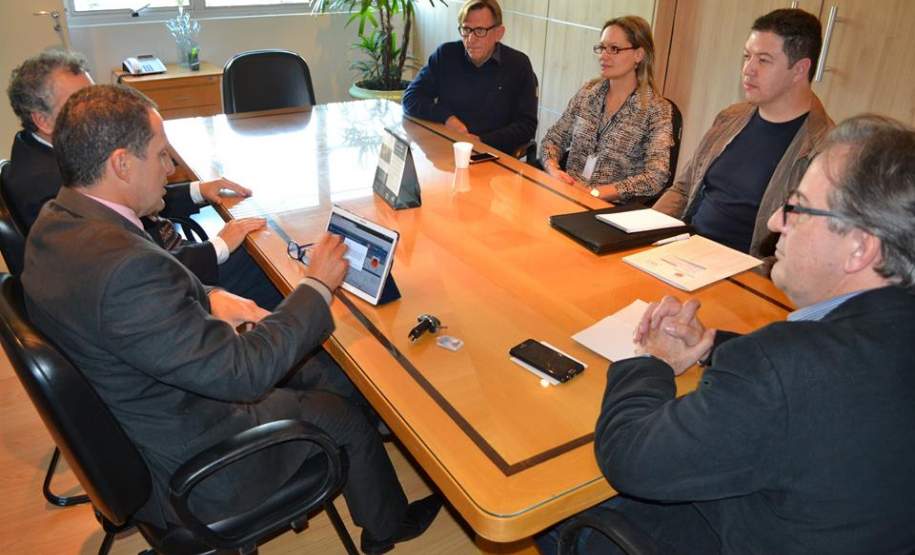 Reafirmado apoio da Secretaria do Meio Ambiente e Recursos Hídricos do Paraná com a Coordenadoria Estadual de Proteção e Defesa Civil do Paraná. Reafirmado apoio da Secretaria do Meio Ambiente e Recursos Hídricos do Paraná com a Coordenadoria Estadual de Proteção e Defesa Civil do Paraná.