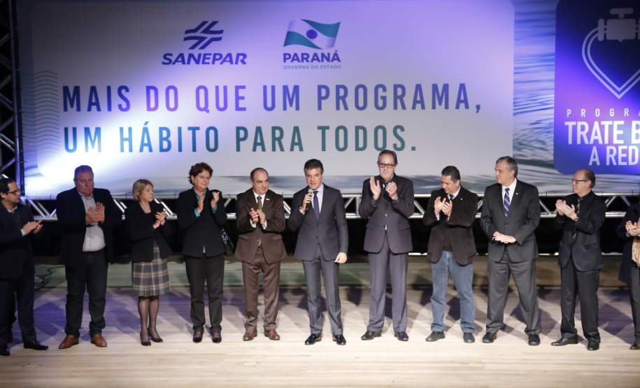 Paraná reforça campanha para evitar despejo de óleo na rede de esgoto.