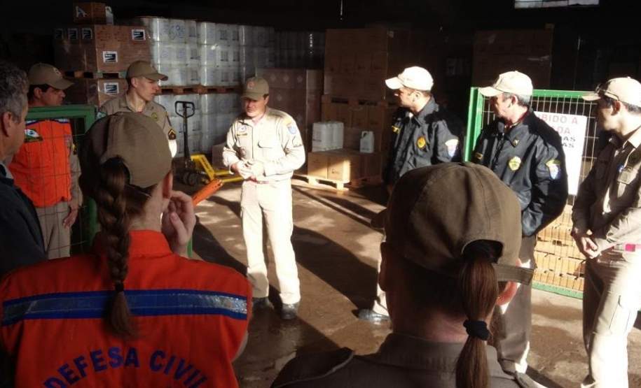 Fiscalização de Produto Perigoso em empresa na cidade de Coronel Vivida. Fiscalização de Produto Perigoso em empresa na cidade de Coronel Vivida.