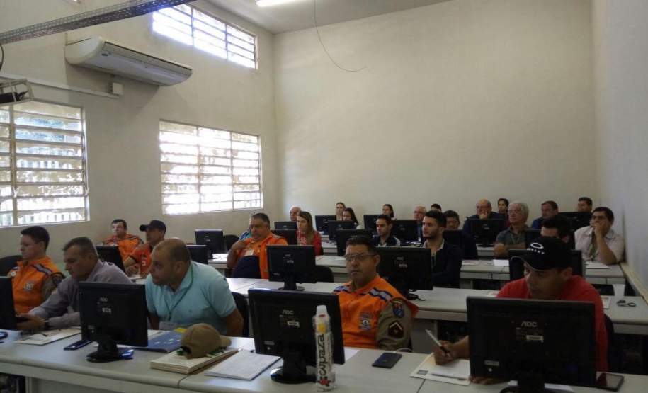 CEPDEC realiza curso de Capacitação. CEPDEC realiza curso de Capacitação.