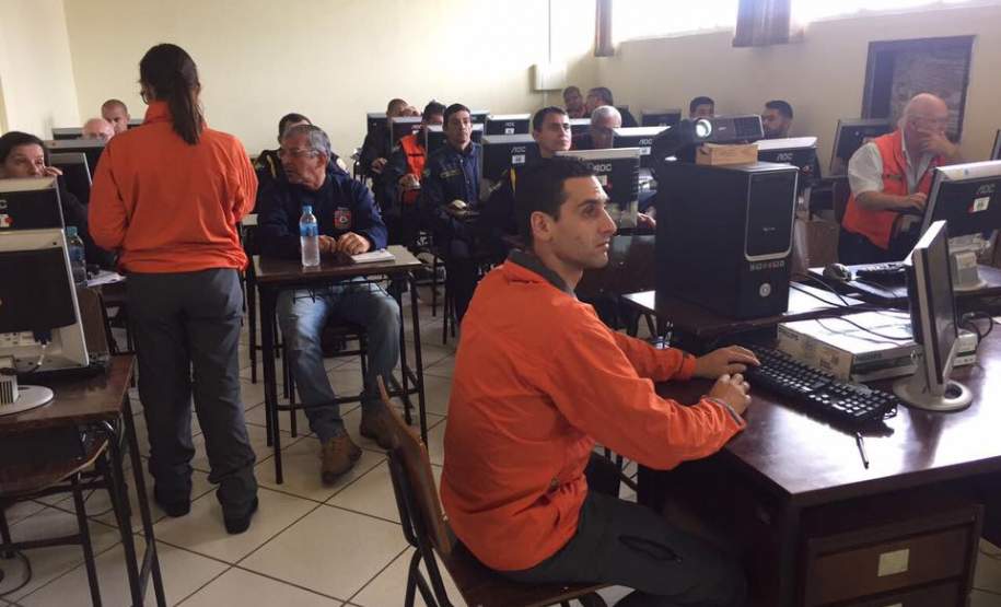 A Coordenadoria Estadual de Proteção e Defesa Civil enviou analistas para realizar treinamento sobre Ajuda Humanitária, PLANCON – (Plano de Contingência Online) e Cartão Pagamento.
O treinamento está sendo realizado na sede da 8ª Coordenadoria Regional de Proteção e Defesa Civil – (CORPDEC) para todas as Coordenadorias Municipais de Proteção e Defesa Civil – (COMPDECS).