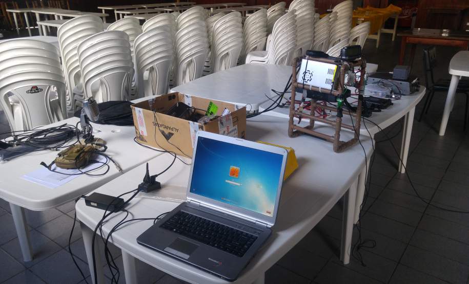 Reunião de apresentação dos novos Voluntários Radioamadores da Defesa Civil do Paraná. Reunião de apresentação dos novos Voluntários Radioamadores da Defesa Civil do Paraná.