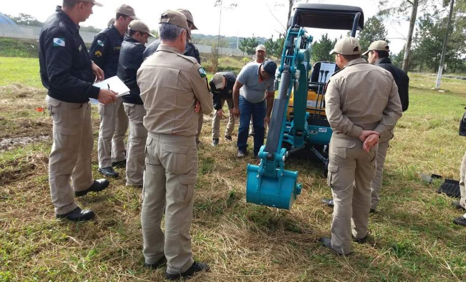 Instrução de novos equipamentos entregues pelo Governo do Estado iniciram hoje. Instrução de novos equipamentos entregues pelo Governo do Estado iniciram hoje.
