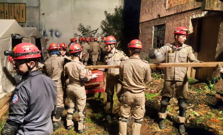 Corpo de Bombeiros realiza curso inédito no Paraná. Corpo de Bombeiros realiza curso inédito no Paraná.
