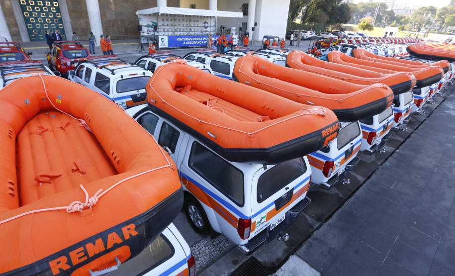 Defesa Civil envia veículos e equipamentos ao interior