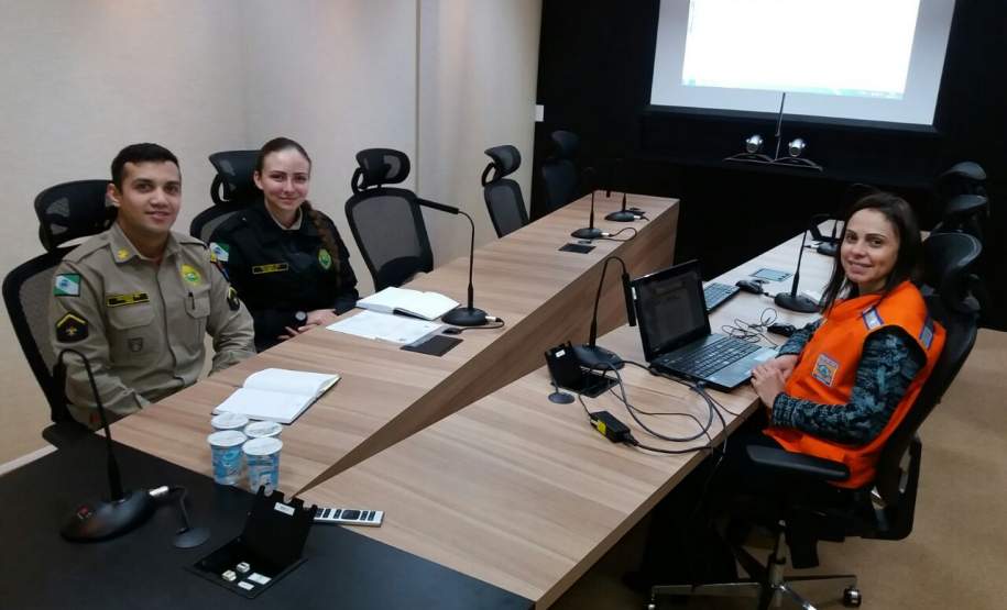 Orientações sobre o Sistema da Defesa Civil do Paraná para a 7ª Coordenadoria Regional de Proteção e Defesa Civil Orientações sobre o Sistema da Defesa Civil do Paraná para a 7ª Coordenadoria Regional de Proteção e Defesa Civil