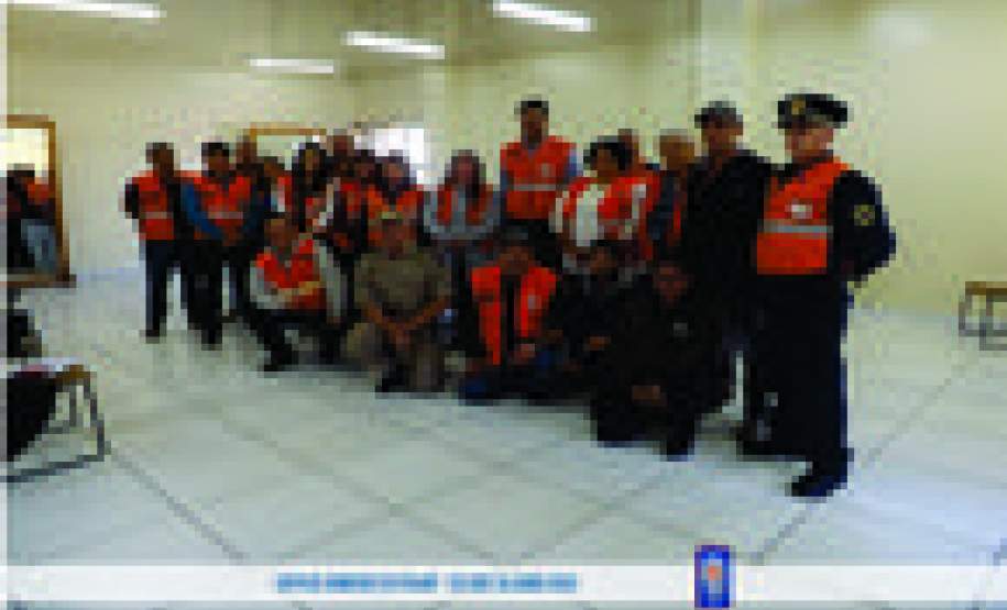 1ª CORPDEC e REER realizam Simulado de Resposta e Comunicação em Desastres Simulado de comunicação e resposta em desastres mobiliza radioamadores, bombeiros e administradores da Regional do Boqueirão, em Curitiba