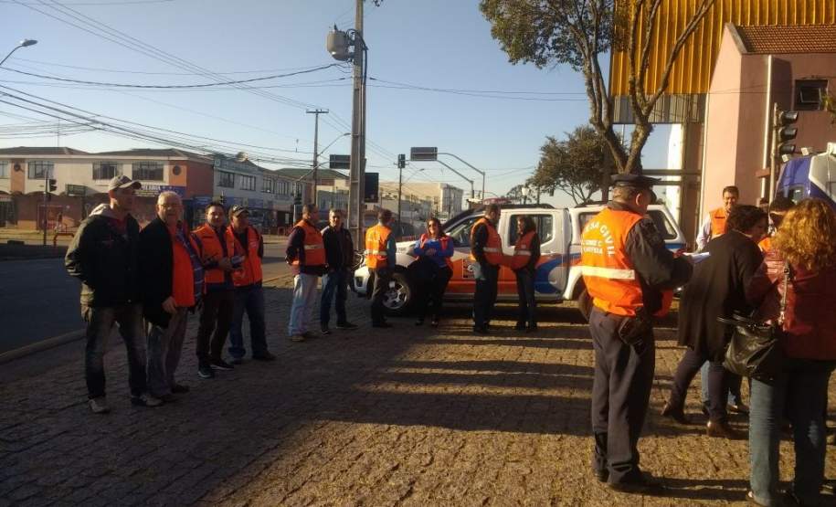 Realizado Simulado Semestral da 1ª Regional REER - (Radioamadores). Realizado Simulado Semestral da 1ª Regional REER - (Radioamadores).