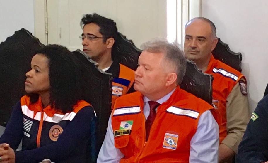 Coordenadoria Estadual de Proteção e Defesa Civil faz parte do ECADEC 2017
- (Exercício Conjunto de Apoio a Defesa Civil) que teve início na data de hoje
na cidade Petrópolis – RJ.