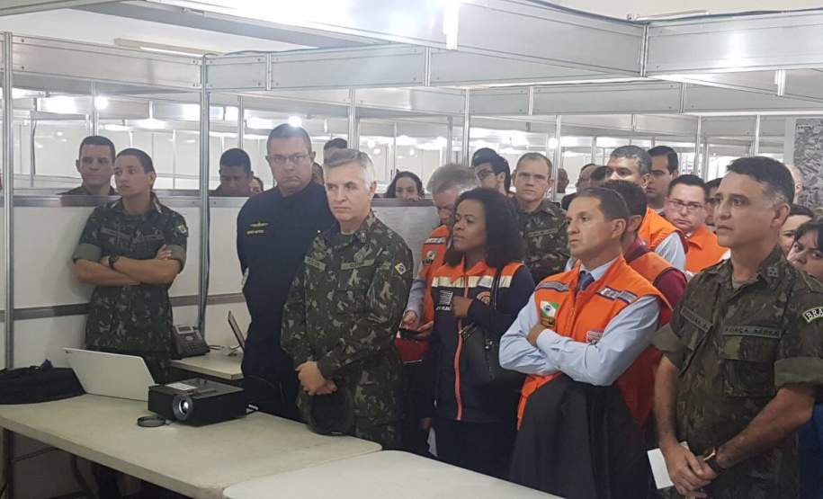 Coordenadoria Estadual de Proteção e Defesa Civil faz parte do ECADEC 2017
- (Exercício Conjunto de Apoio a Defesa Civil) que teve início na data de hoje
na cidade Petrópolis – RJ.