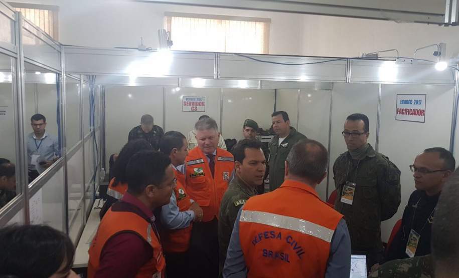 Coordenadoria Estadual de Proteção e Defesa Civil faz parte do ECADEC 2017
- (Exercício Conjunto de Apoio a Defesa Civil) que teve início na data de hoje
na cidade Petrópolis – RJ.