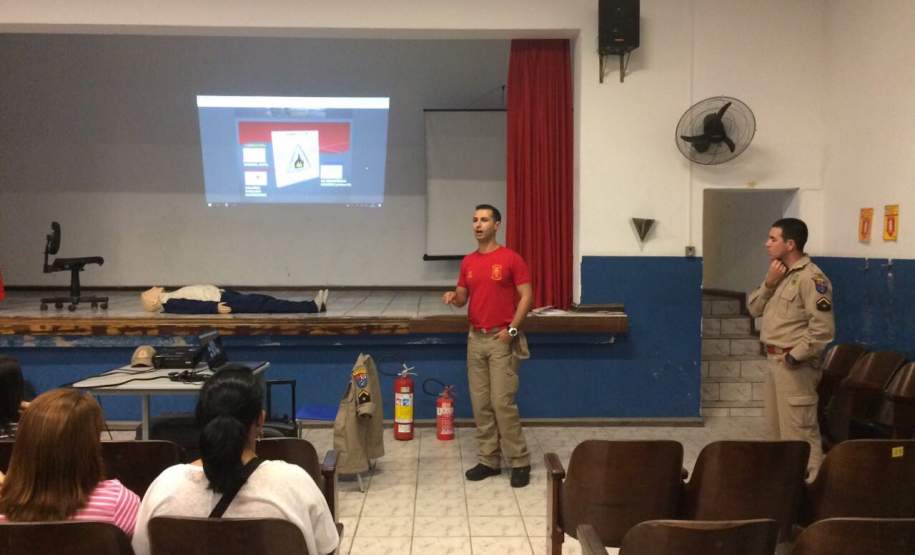 8ª Coordenadoria Regional de Proteção e Defesa Civil, está realizando treinamento para a rede estadual de educação de Paranaguá, Antonina e Morretes.