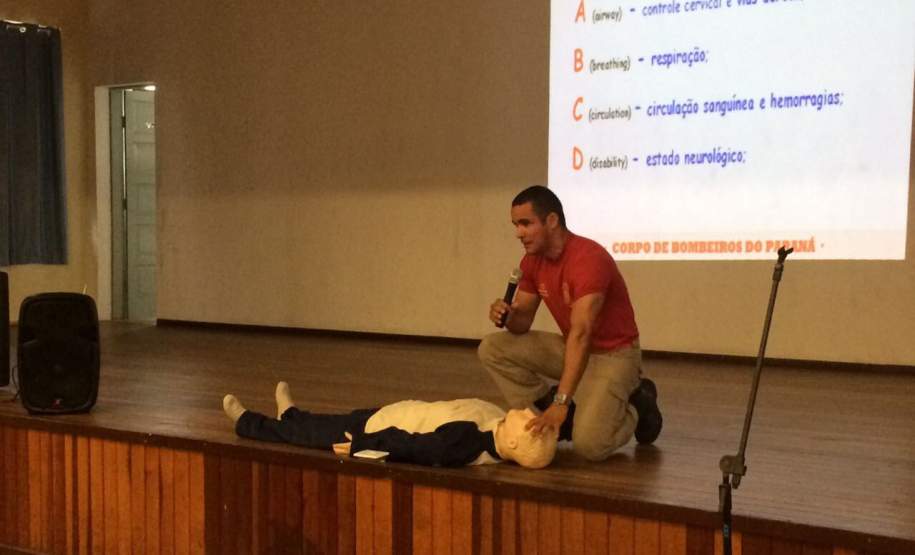 8ª Coordenadoria Regional de Proteção e Defesa Civil, está realizando treinamento para a rede estadual de educação de Paranaguá, Antonina e Morretes.