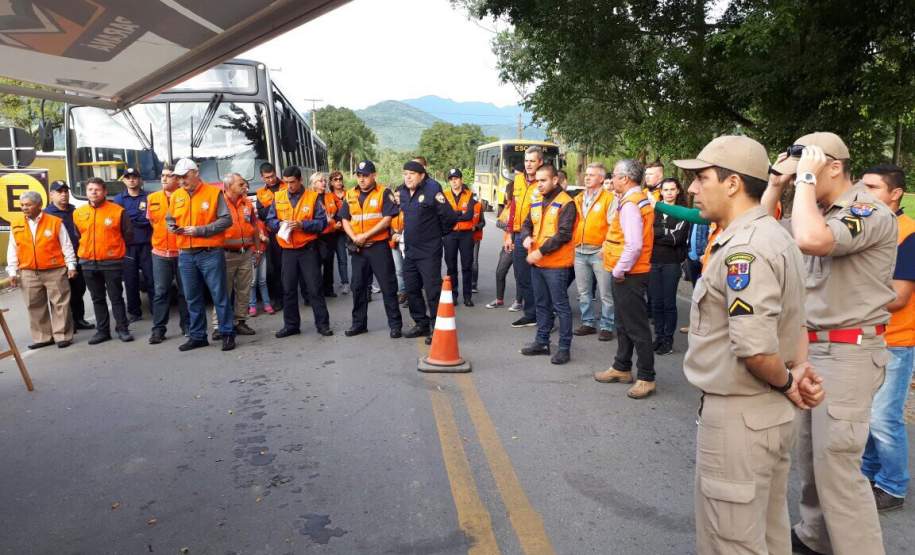 Corpo de Bombeiros e Defesa Civil Promovem Simulado de Abandono em Comunidade Rural
