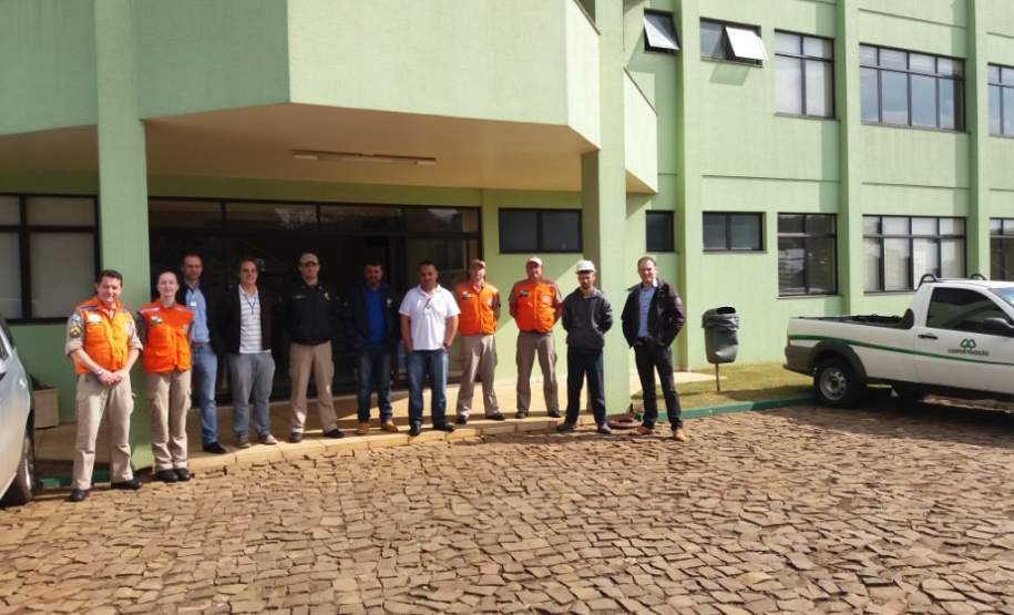 Fiscalização de Produto Perigoso em empresa - 11ª CORPDEC - Palmas Fiscalização de Produto Perigoso em empresa - 11ª CORPDEC - Palmas