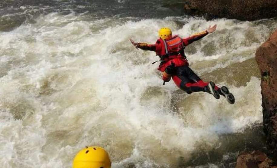 11ª e 12ª CORPEDECs realizam treinamento da Força-Tarefa de Salvamento em águas rápidas. 11ª e 12ª CORPEDECs realizam treinamento da Força-Tarefa de Salvamento em águas rápidas.
