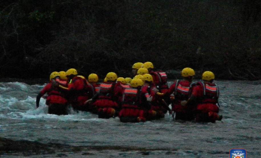 Formação da equipe de salvamento em águas rápidas do 2ºSGBI Formação da equipe de salvamento em águas rápidas do 2ºSGBI