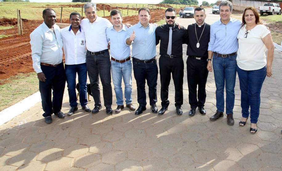 Richa inaugura estrada e libera obras urbanas em Paranavaí