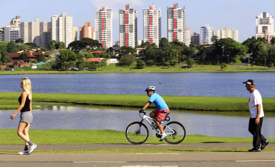 Feriado começa com tempo firme, mas chuva volta no sábado Feriado começa com tempo firme, mas chuva volta no sábado