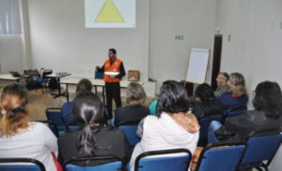 Prefeitura de Campo Magro, promoveu palestra sobre Proteção e Defesa Civil Prefeitura de Campo Magro, promoveu palestra sobre Proteção e Defesa Civil