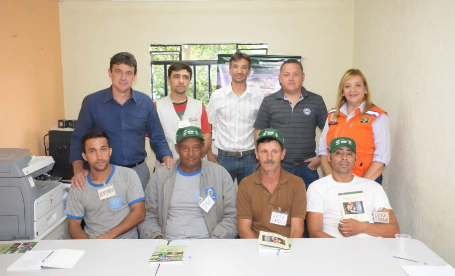 Defesa Civil do município de Quatro Barras, capacita integrantes do curso em motosserra