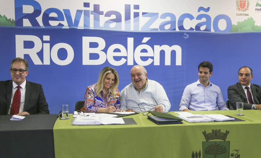 Estado e Prefeitura de Curitiba vão despoluir o Rio Belém Estado e Prefeitura de Curitiba vão despoluir o Rio Belém