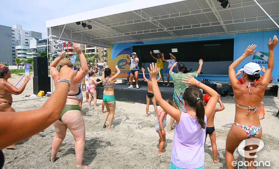 Verão Paraná terá telão na praia com sessão de cinema Verão Paraná terá telão na praia com sessão de cinema