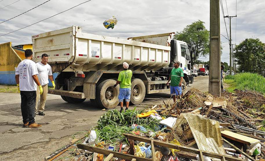 Campanha contra a Dengue - Resíduos Atex
