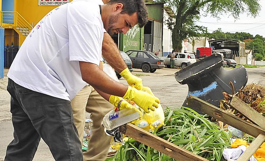 Campanha contra a Dengue - Resíduos Atex
