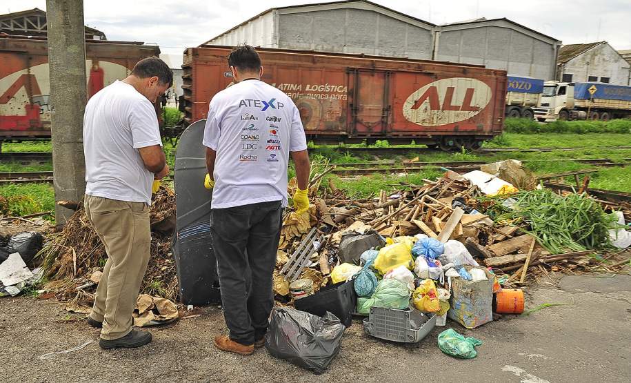 Campanha contra a Dengue - Resíduos Atex
