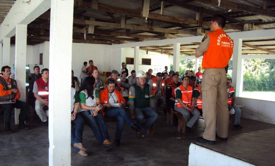 Fotos do treinamento realizado em Alexandra, Paranaguá.