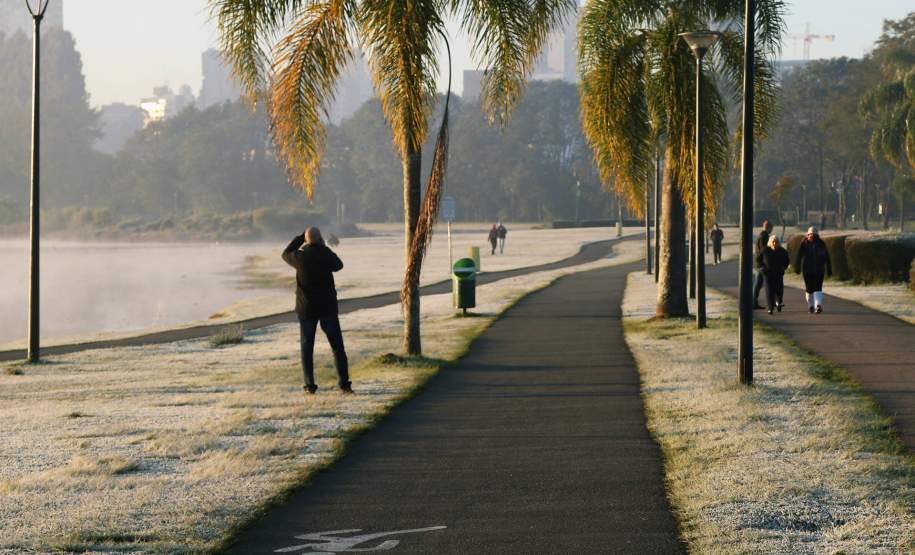 Massa de ar frio chega ao Paraná e derruba as temperaturas Massa de ar frio chega ao Paraná e derruba as temperaturas