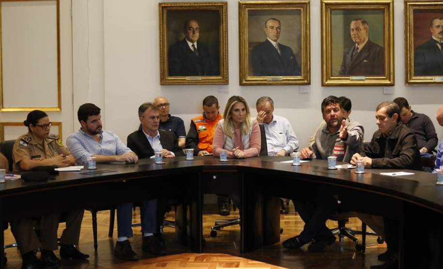 A governadora Cida Borghetti se reúne neste domingo (27), no Palácio Iguaçu, a partir das 16 horas, com representantes do movimento dos caminhoneiros e com empresários do setor de transporte de cargas.Curitiba, 27/05/2018.Foto: Jonas Olibveira/Governadoria