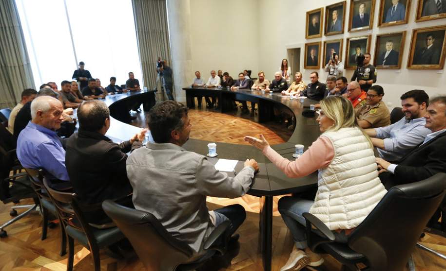 A governadora Cida Borghetti se reúne neste domingo (27), no Palácio Iguaçu, a partir das 16 horas, com representantes do movimento dos caminhoneiros e com empresários do setor de transporte de cargas.Curitiba, 27/05/2018.Foto: Jonas Olibveira/Governadoria