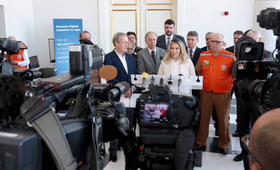 A governadora Cida Borghetti recebeu a imprensa nesta quarta-feira (30), no Palácio Iguaçu, apresentou um balanço das ações do Governo do Estado para atender a população e minimizar os impactos do movimento dos caminhoneiros.Curitiba, 30/05/2018    Foto:   Jaelson Lucas/ANPr