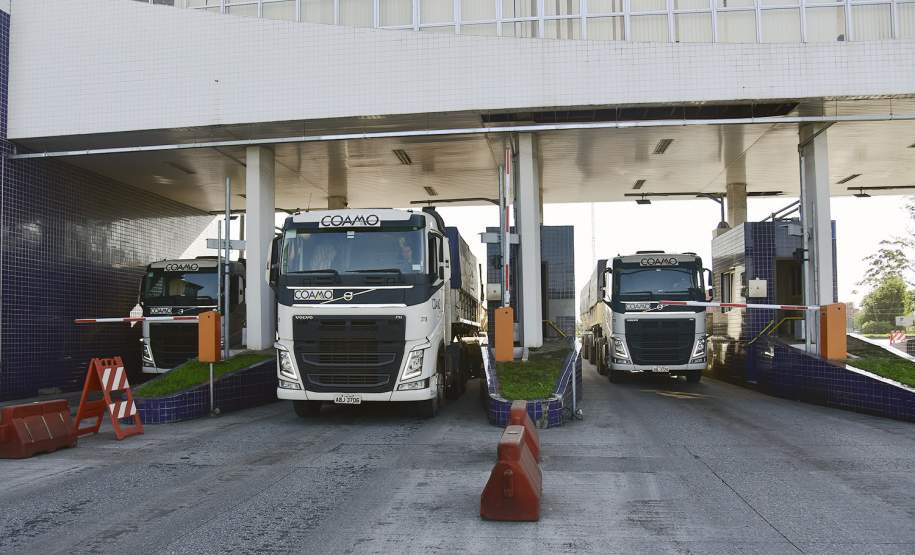 Movimento de caminhões no Pátio de Triagem após o final da greve.