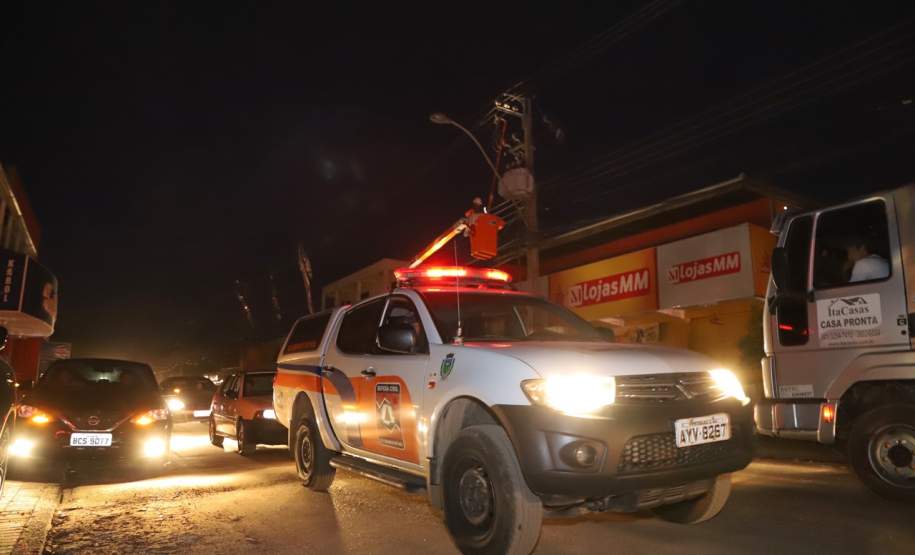 A governadora Cida Borghetti esteve neste sábado (1) em Itaperuçu, na Região Metropolitana de Curitiba. O município foi atingido por um forte temporal no início da tarde desta sexta-feira (30). No local, Cida determinou agilidade das equipes do governo no atendimento às mais de 2.500 pessoas afetadas. A cidade vizinha, Rio Branco do Sul, também foi atingida.  -  Itaperuçu, 01/12/2018  - Foto: José Fernando Ogura/ANPr